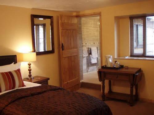 The Horse & Jockey Inn Knighton  Extérieur photo