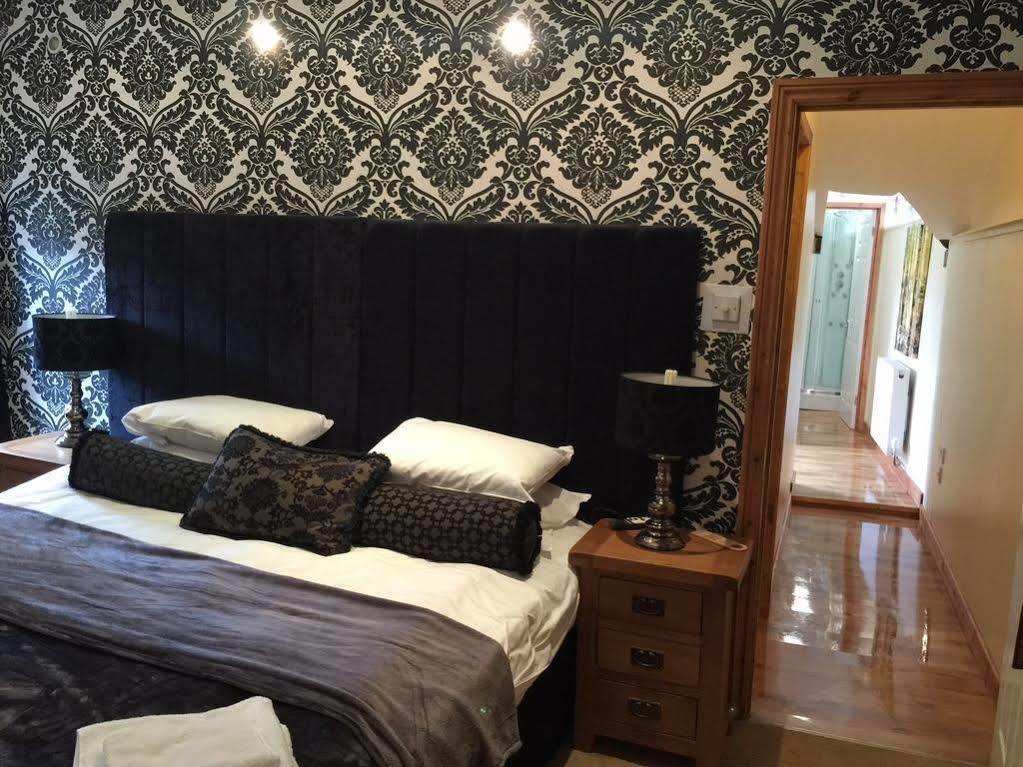 The Horse & Jockey Inn Knighton  Extérieur photo