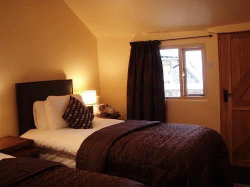 The Horse & Jockey Inn Knighton  Extérieur photo