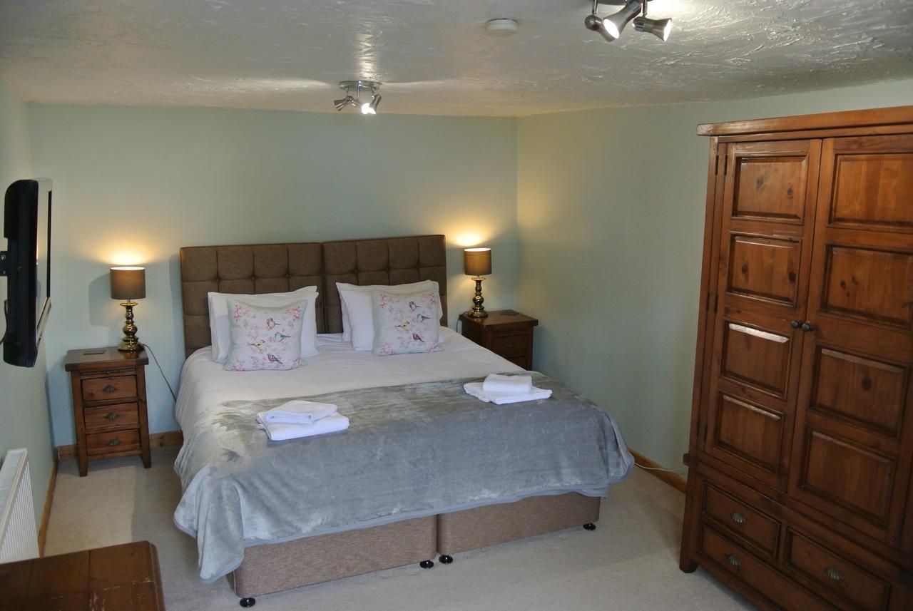 The Horse & Jockey Inn Knighton  Extérieur photo