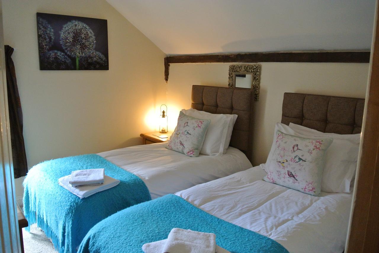 The Horse & Jockey Inn Knighton  Extérieur photo